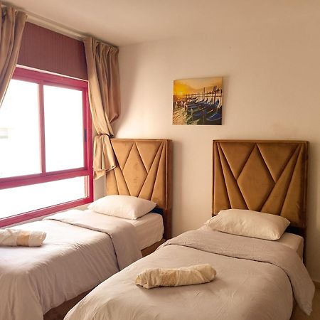 Amazing Appartement " Avec Climatisation " Au Centre Ville En Face Hilton & Gare Train De Tgv De Tanger 2N Танжер Экстерьер фото