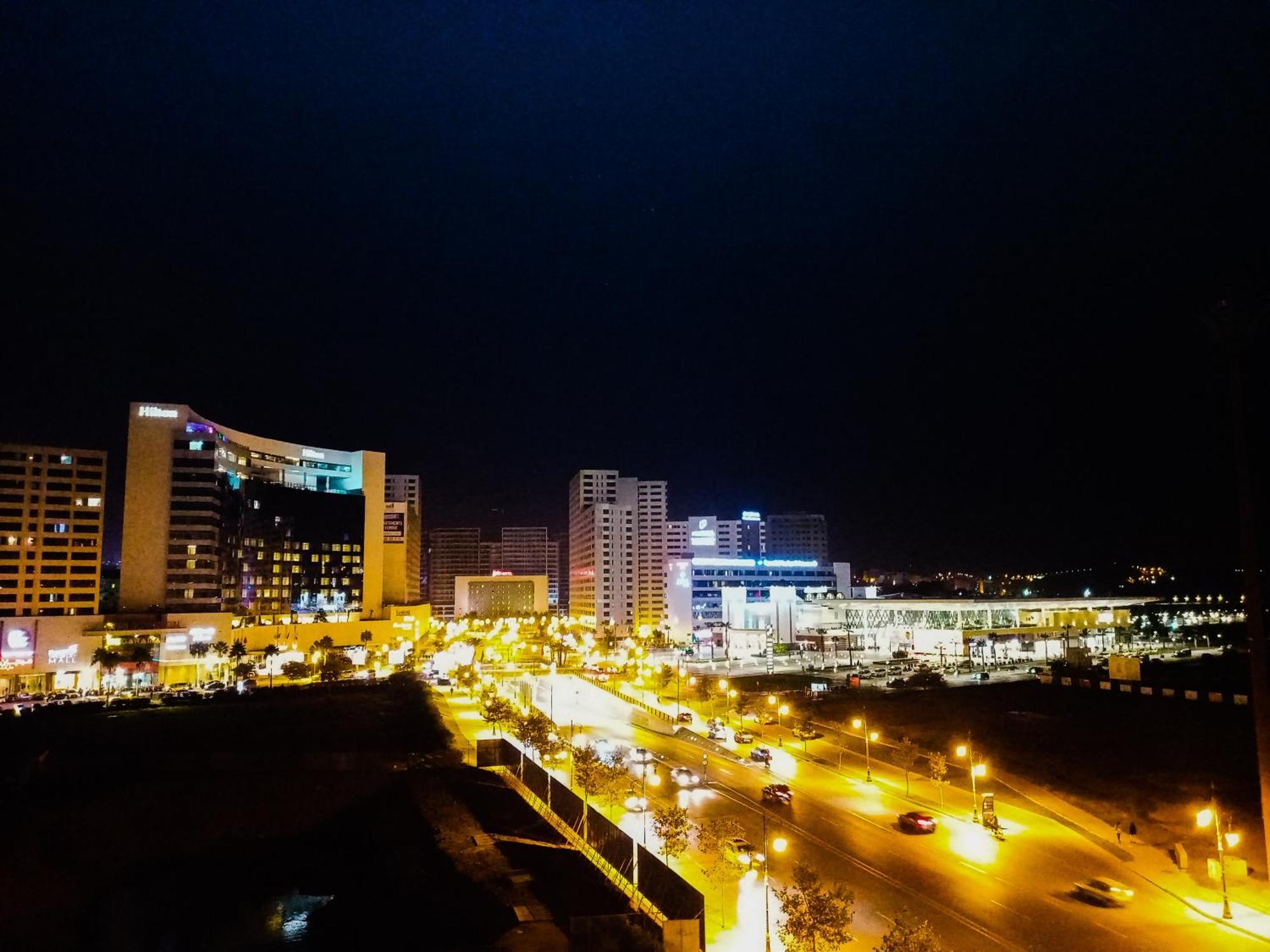 Amazing Appartement " Avec Climatisation " Au Centre Ville En Face Hilton & Gare Train De Tgv De Tanger 2N Танжер Экстерьер фото