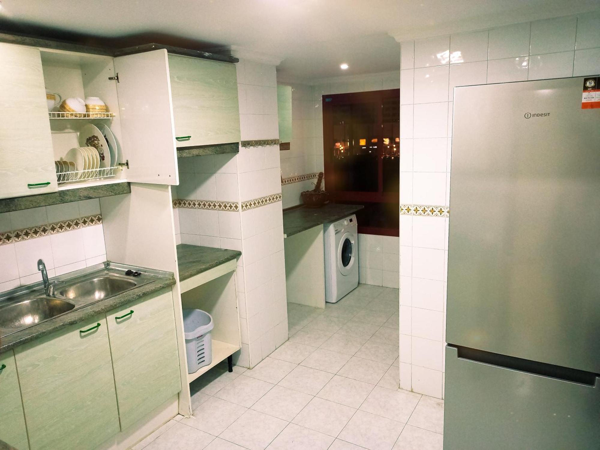 Amazing Appartement " Avec Climatisation " Au Centre Ville En Face Hilton & Gare Train De Tgv De Tanger 2N Танжер Экстерьер фото